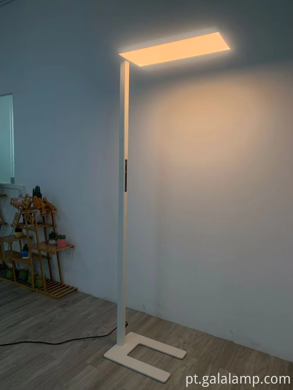 contemporary-minimalist-tall-pole-lamp-warm-w